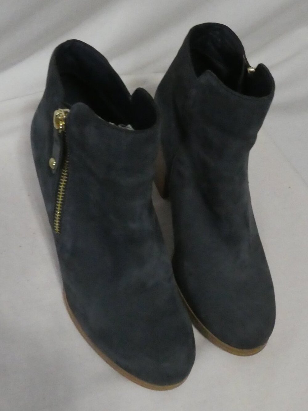 ALDO Dark Smokey Blue Suede Ankle Boots Wooden Block Heel - size 5